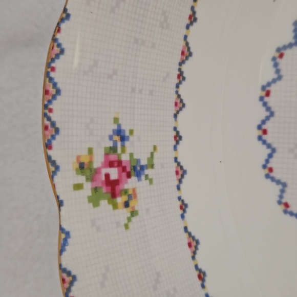 Vintage Royal Albert Petit Point  Oval Vegetable Serving Bowl Bone China - Picture 3 of 7